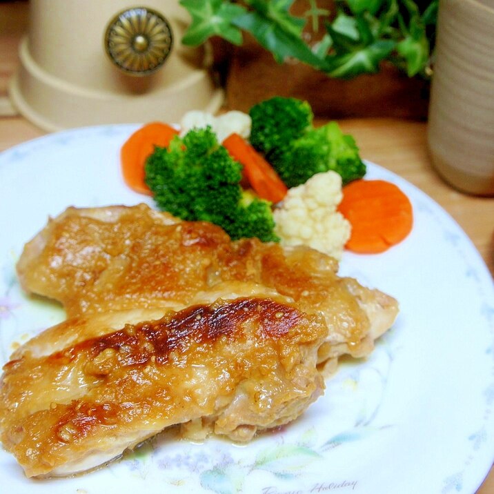 食欲そそる甘辛味♪ご飯との相性抜群な胡麻味噌チキン